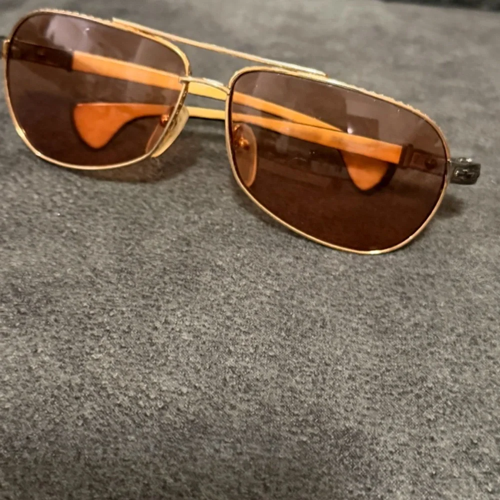 Stylish Gold Aviator Sunglasses